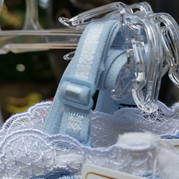 Rene Rofe White Lace Bra - Picture 9 of 14